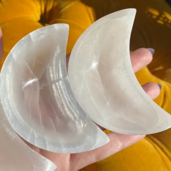 Selenite Crystal Moon Bowl - Picture 3 of 3